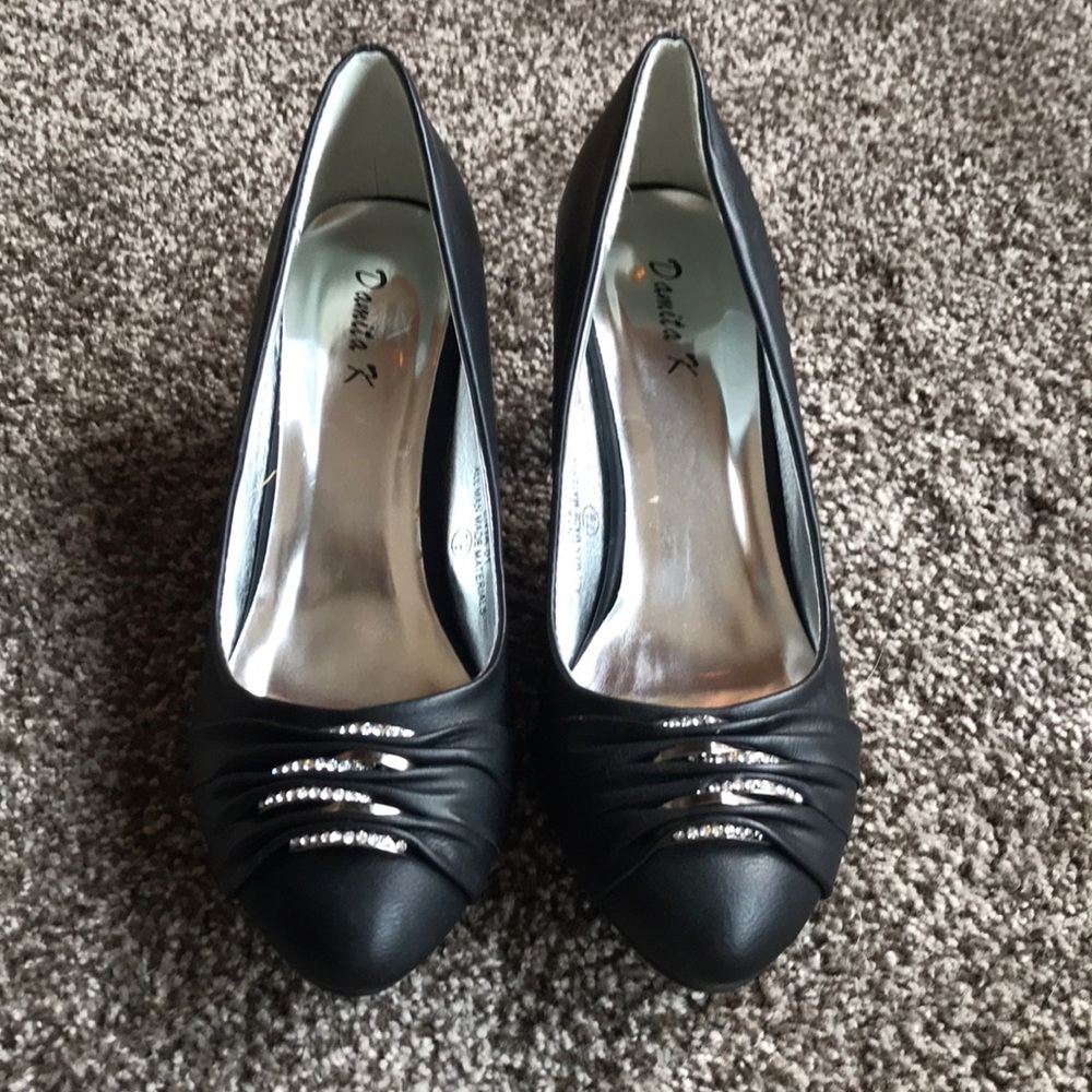 Black leather heel with diamond accent